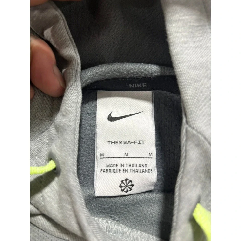 Nike M Gray‎ Therma-FIT Pullover Hoodie Womens Crewneck Swoosh Logo Athleisure
